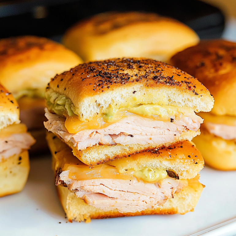 Turkey Sliders with Avocado and Chipotle Mayo: A Must-Try!