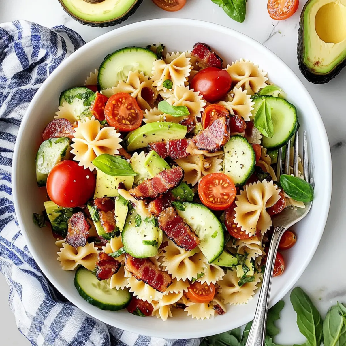 Refreshing BLT Pasta Salad: A Quick Vegetarian Delight
