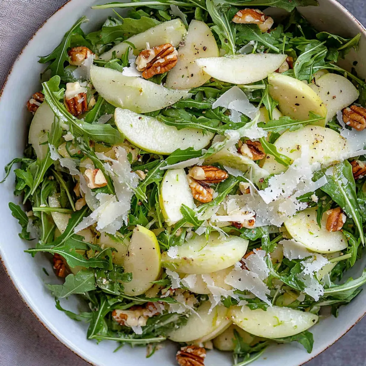Refreshing Fennel Apple Salad: Crunchy & Healthy Delight
