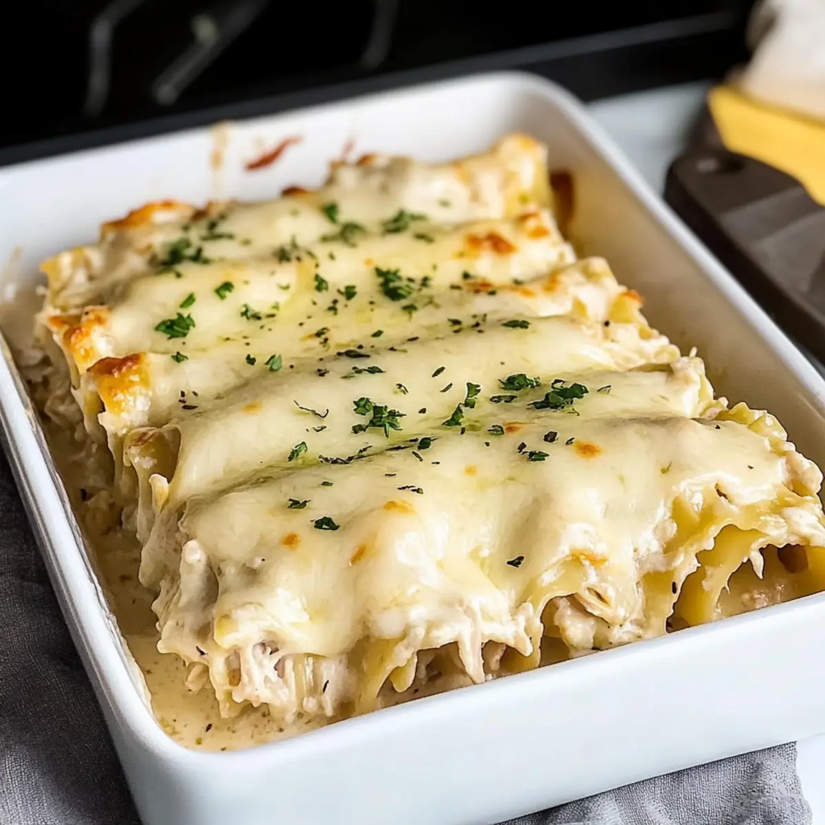 Irresistible Chicken Alfredo Lasagna Roll Ups for Cozy Dinners