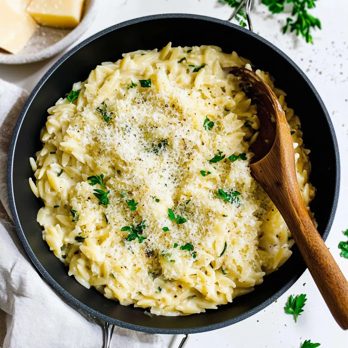 Creamy Garlic Parmesan Orzo: Your Quick Comfort Food Fix