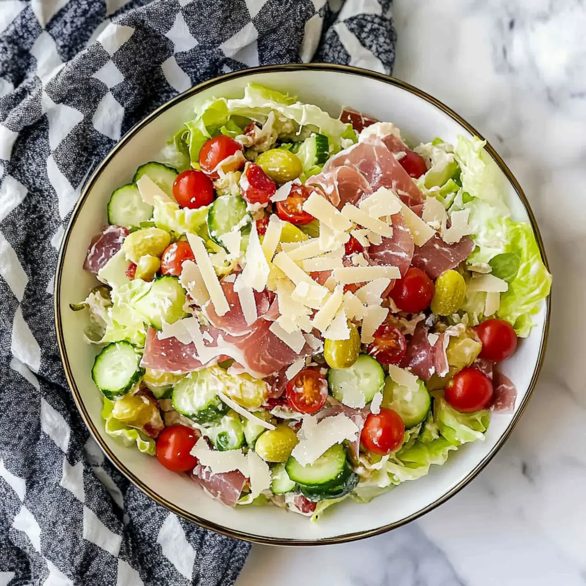 Italian Grinder Salad: A Crunchy, Flavor-Packed Delight