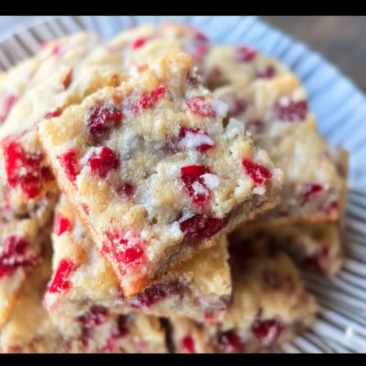 Spice Cranberry Cake: A Cozy Twist for Your Holiday Table